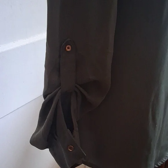 Candie's Green Relaxed Buttoned Blouse - Picture 3 of 4